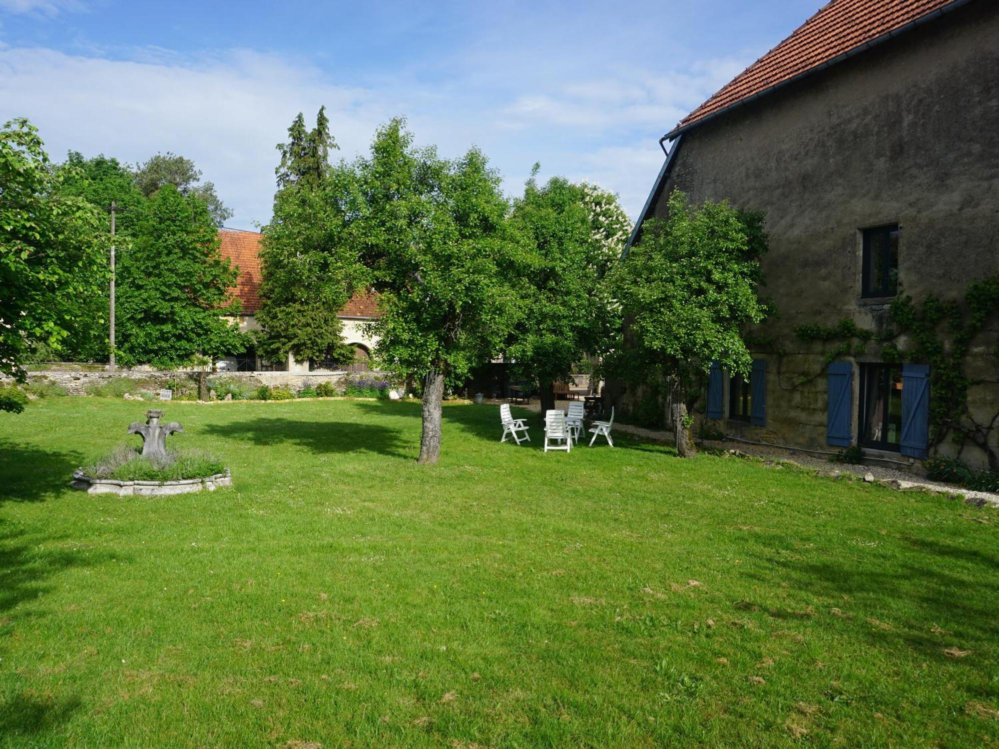 Chambre D'Hotes Juste-Confortable Fleurey-les-Lavoncourt Exterior foto