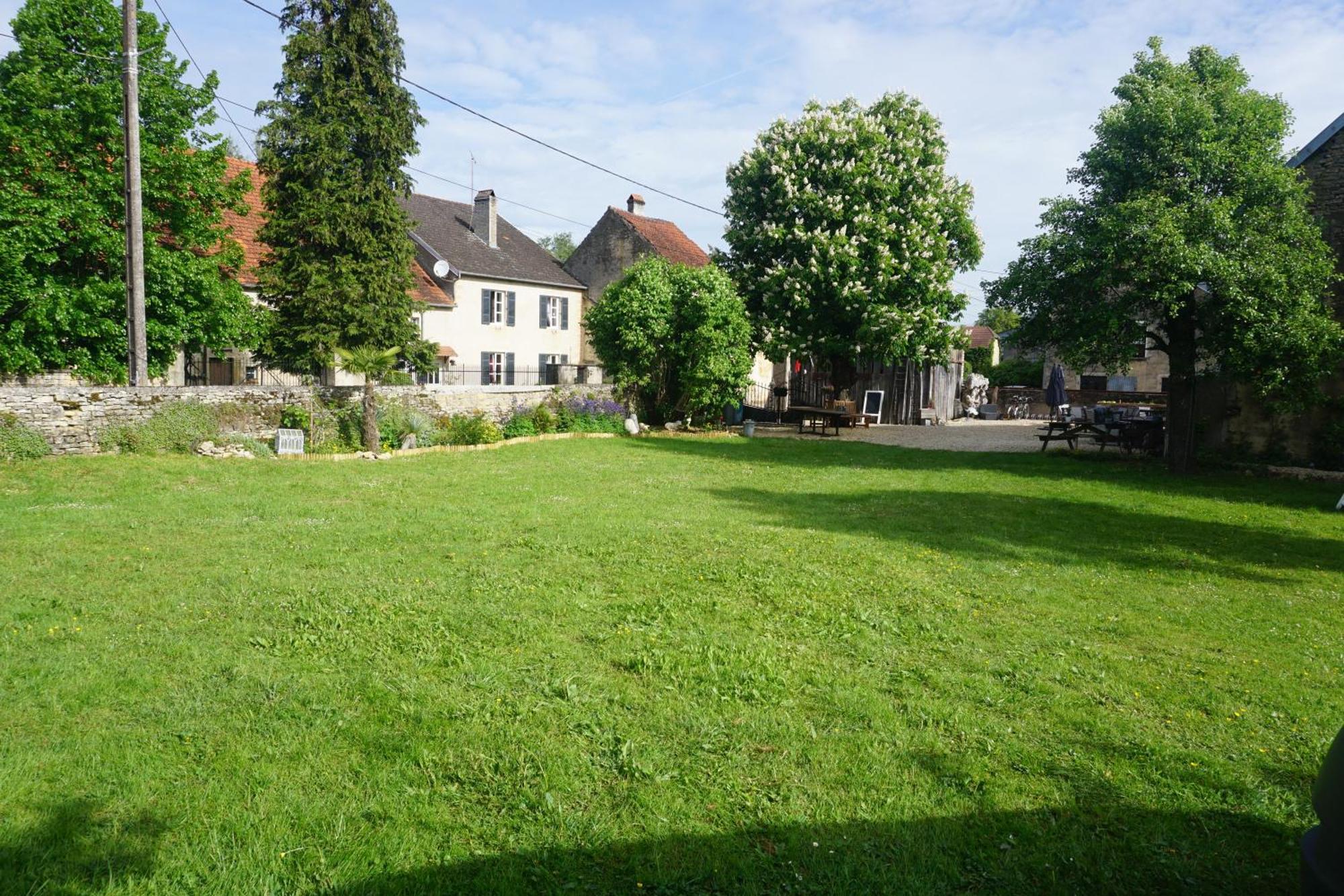 Chambre D'Hotes Juste-Confortable Fleurey-les-Lavoncourt Exterior foto